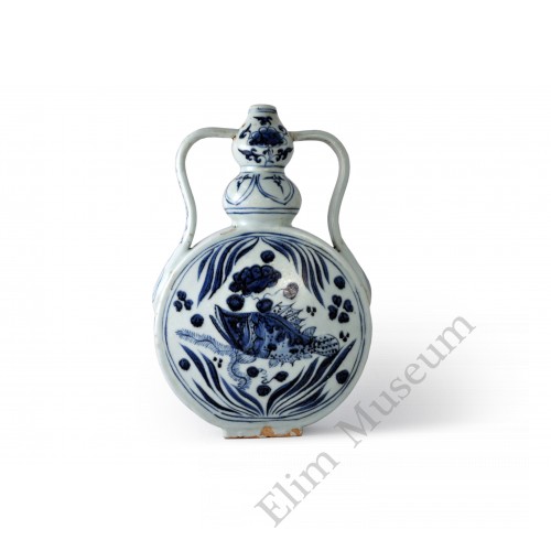 1436 A Yuan B&W flask vase with fishes and lotus